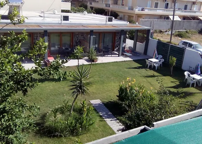 Ξενοδοχείο με διαμερίσματα Poppy Beloni 3*