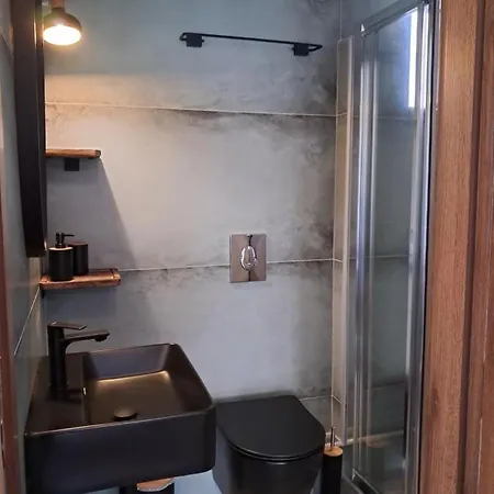 Poppy Beloni 하니아