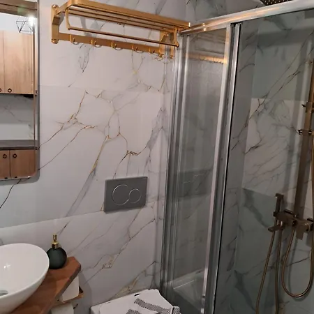 Poppy Beloni 아파트호텔 하니아