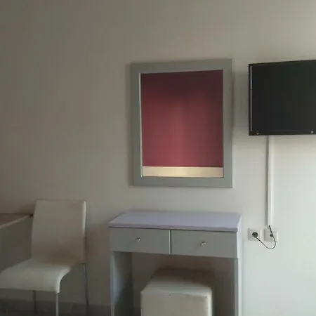 Hotel apartamentowy Poppy Beloni *