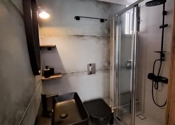 アパートホテル Poppy Beloni 3*