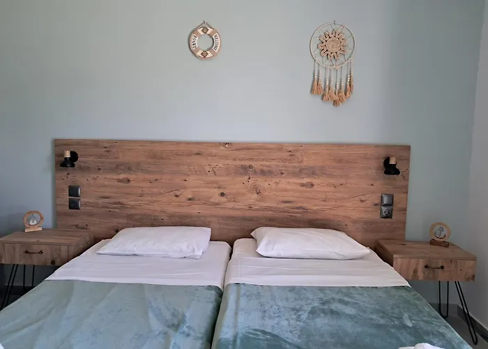 Poppy Beloni ハニア