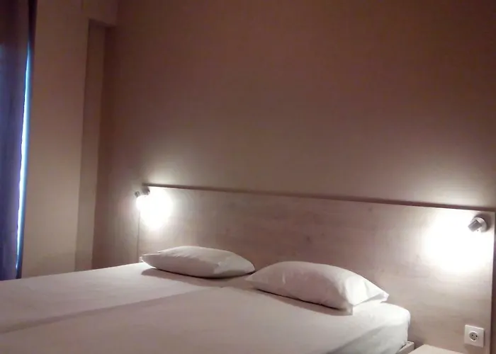 Poppy Beloni 3* ハニア