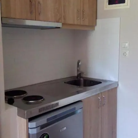 Poppy Beloni 公寓式酒店 3*