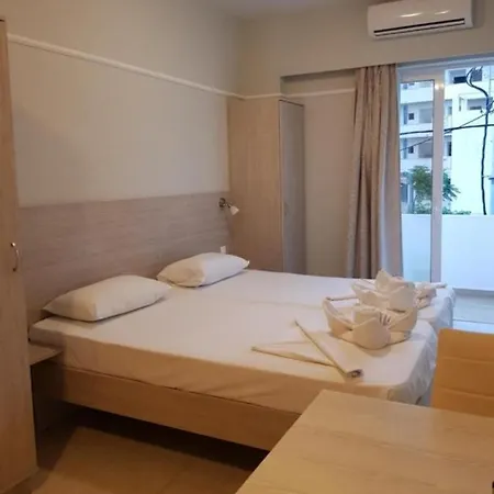 Poppy Beloni 干尼亞