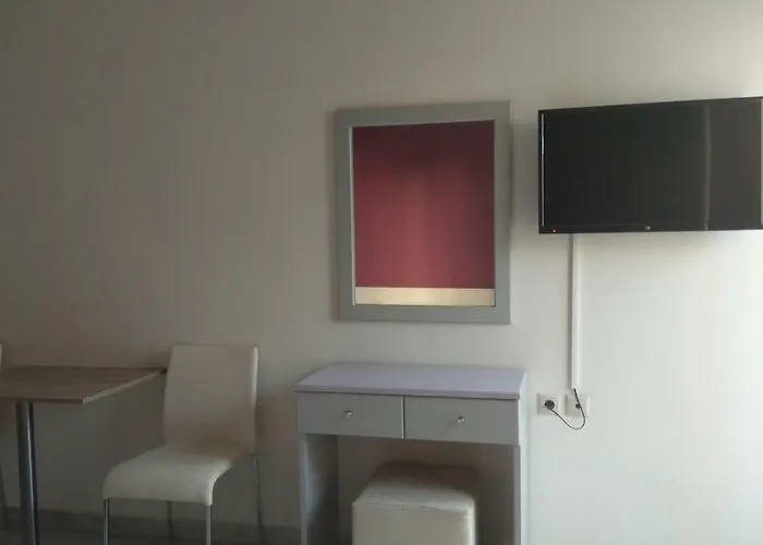 Lägenhetshotell Poppy Beloni 3*